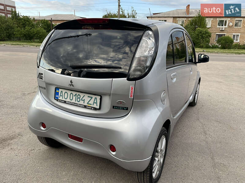 Хэтчбек Mitsubishi i-MiEV 2011 в Мироновке