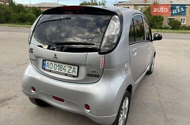 Хэтчбек Mitsubishi i-MiEV 2011 в 