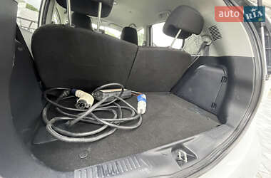 Хетчбек Mitsubishi i-MiEV 2011 в 