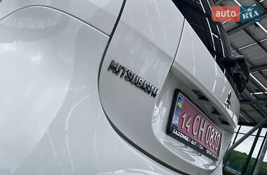 Хетчбек Mitsubishi i-MiEV 2011 в 