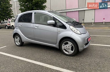 Хэтчбек Mitsubishi i-MiEV 2016 в 