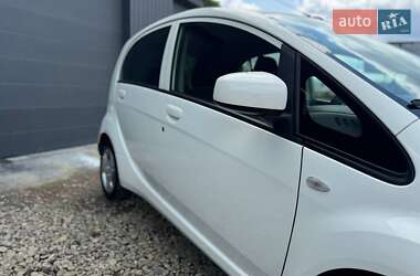 Хетчбек Mitsubishi i-MiEV 2012 в 