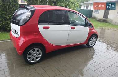 Хэтчбек Mitsubishi i-MiEV 2011 в 