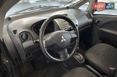 Хэтчбек Mitsubishi i-MiEV 2011 в 