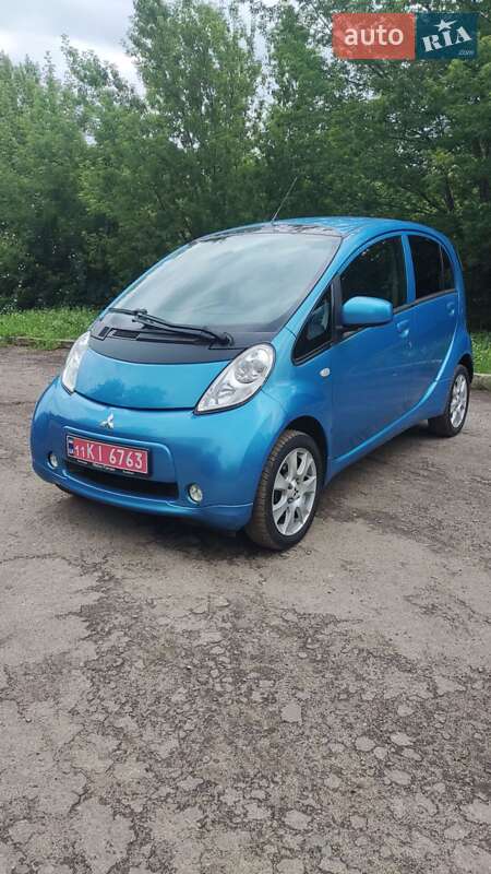 Хэтчбек Mitsubishi i-MiEV 2015 в 