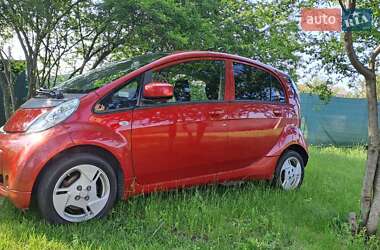 Хэтчбек Mitsubishi i-MiEV 2015 в 