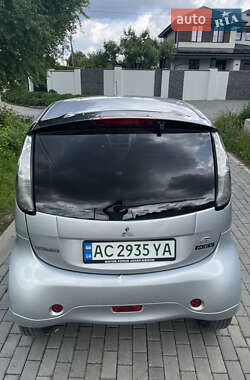 Хэтчбек Mitsubishi i-MiEV 2011 в 