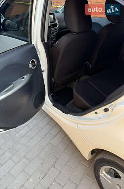Хэтчбек Mitsubishi i-MiEV 2011 в 