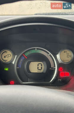 Хэтчбек Mitsubishi i-MiEV 2011 в 