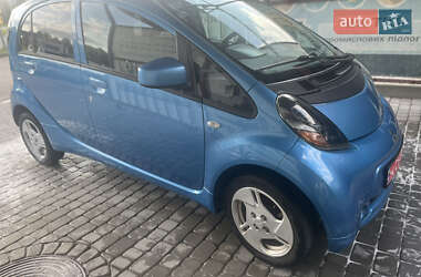 Хэтчбек Mitsubishi i-MiEV 2011 в 