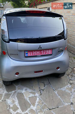 Хэтчбек Mitsubishi i-MiEV 2016 в 