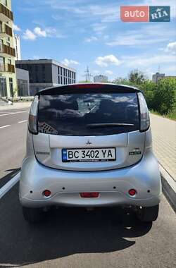 Хэтчбек Mitsubishi i-MiEV 2014 в 