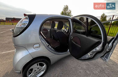 Хэтчбек Mitsubishi i-MiEV 2015 в 