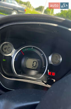 Хэтчбек Mitsubishi i-MiEV 2015 в 