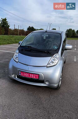 Хэтчбек Mitsubishi i-MiEV 2015 в 