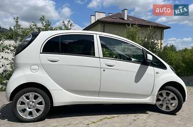 Хэтчбек Mitsubishi i-MiEV 2012 в 