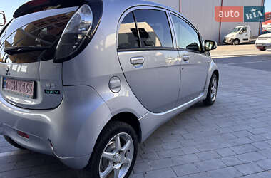 Хэтчбек Mitsubishi i-MiEV 2015 в 