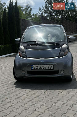 Хэтчбек Mitsubishi i-MiEV 2011 в 