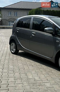 Хэтчбек Mitsubishi i-MiEV 2011 в 