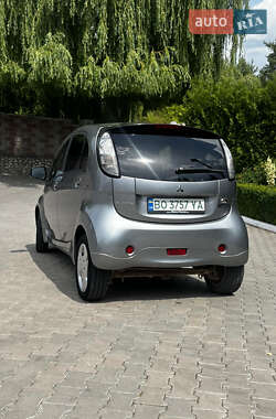 Хэтчбек Mitsubishi i-MiEV 2011 в 