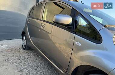 Хэтчбек Mitsubishi i-MiEV 2011 в 