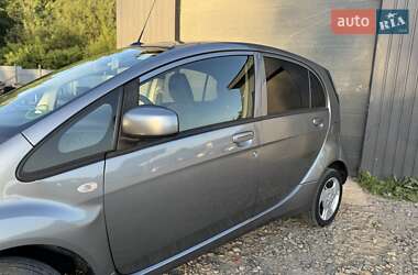 Хэтчбек Mitsubishi i-MiEV 2011 в 