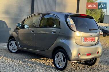 Хэтчбек Mitsubishi i-MiEV 2011 в 