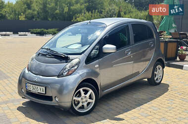 Хэтчбек Mitsubishi i-MiEV 2011 в 