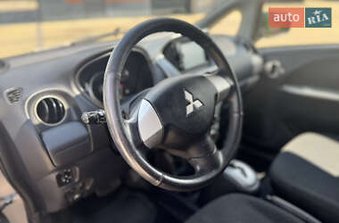 Хэтчбек Mitsubishi i-MiEV 2011 в 