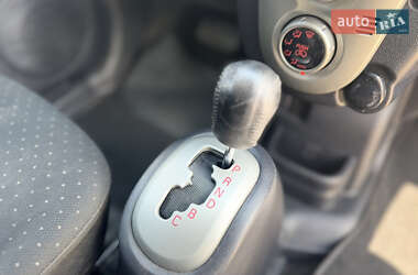 Хэтчбек Mitsubishi i-MiEV 2011 в 