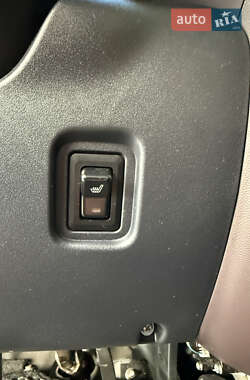 Хэтчбек Mitsubishi i-MiEV 2012 в 