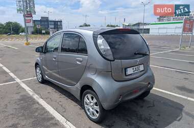 Хэтчбек Mitsubishi i-MiEV 2011 в 