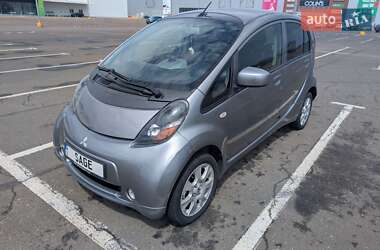 Хэтчбек Mitsubishi i-MiEV 2011 в 