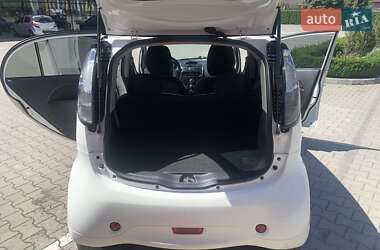 Хэтчбек Mitsubishi i-MiEV 2015 в 