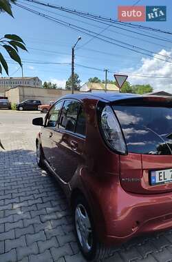 Хэтчбек Mitsubishi i-MiEV 2015 в 