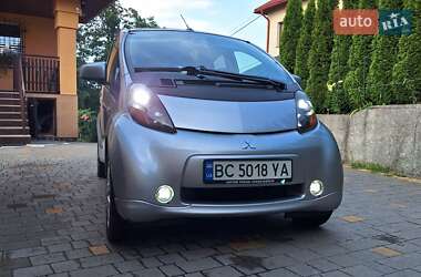 Хэтчбек Mitsubishi i-MiEV 2012 в 