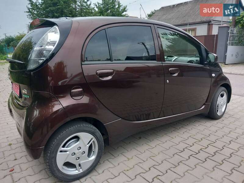 Хэтчбек Mitsubishi i-MiEV 2016 в Луцке