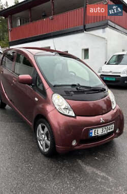 Хэтчбек Mitsubishi i-MiEV 2014 в 