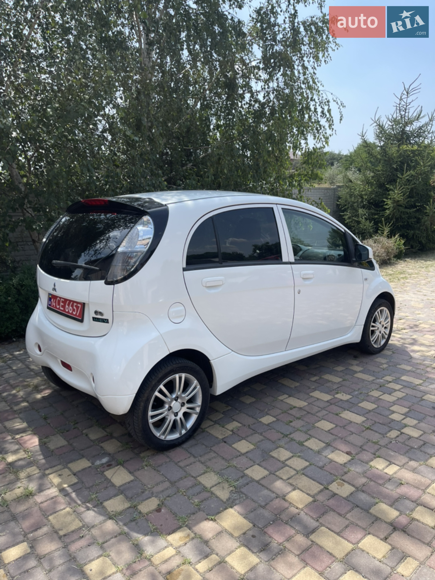 2011 Mitsubishi i-MiEV - мініатюра 8
