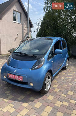 Хэтчбек Mitsubishi i-MiEV 2011 в 