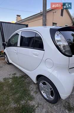 Хэтчбек Mitsubishi i-MiEV 2014 в 