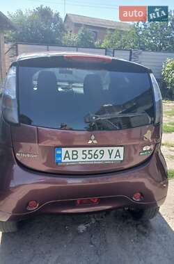 Хэтчбек Mitsubishi i-MiEV 2012 в 