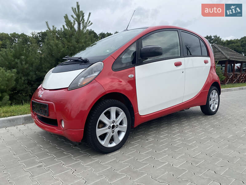 Хэтчбек Mitsubishi i-MiEV 2010 в 