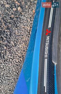 Хэтчбек Mitsubishi i-MiEV 2012 в 