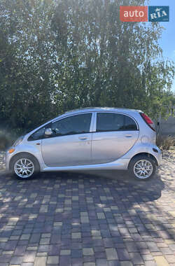 Хэтчбек Mitsubishi i-MiEV 2011 в 
