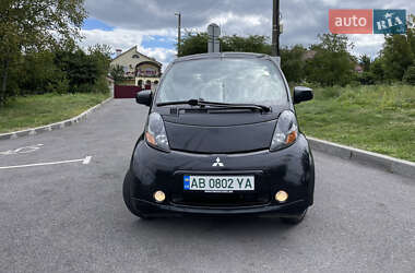 Хэтчбек Mitsubishi i-MiEV 2012 в 