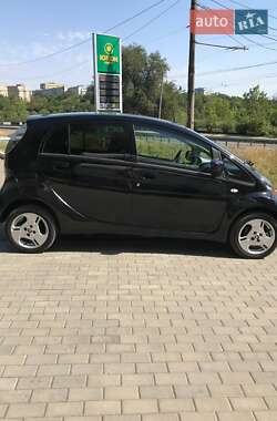 Хэтчбек Mitsubishi i-MiEV 2011 в 