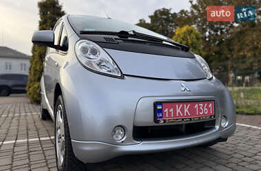 Хэтчбек Mitsubishi i-MiEV 2015 в 
