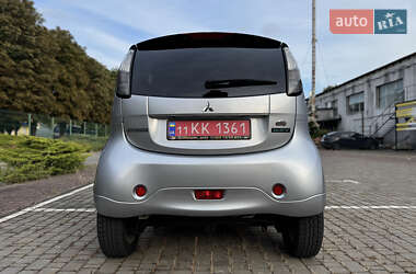 Хэтчбек Mitsubishi i-MiEV 2015 в 