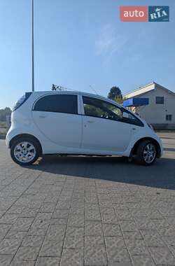 Хэтчбек Mitsubishi i-MiEV 2011 в 